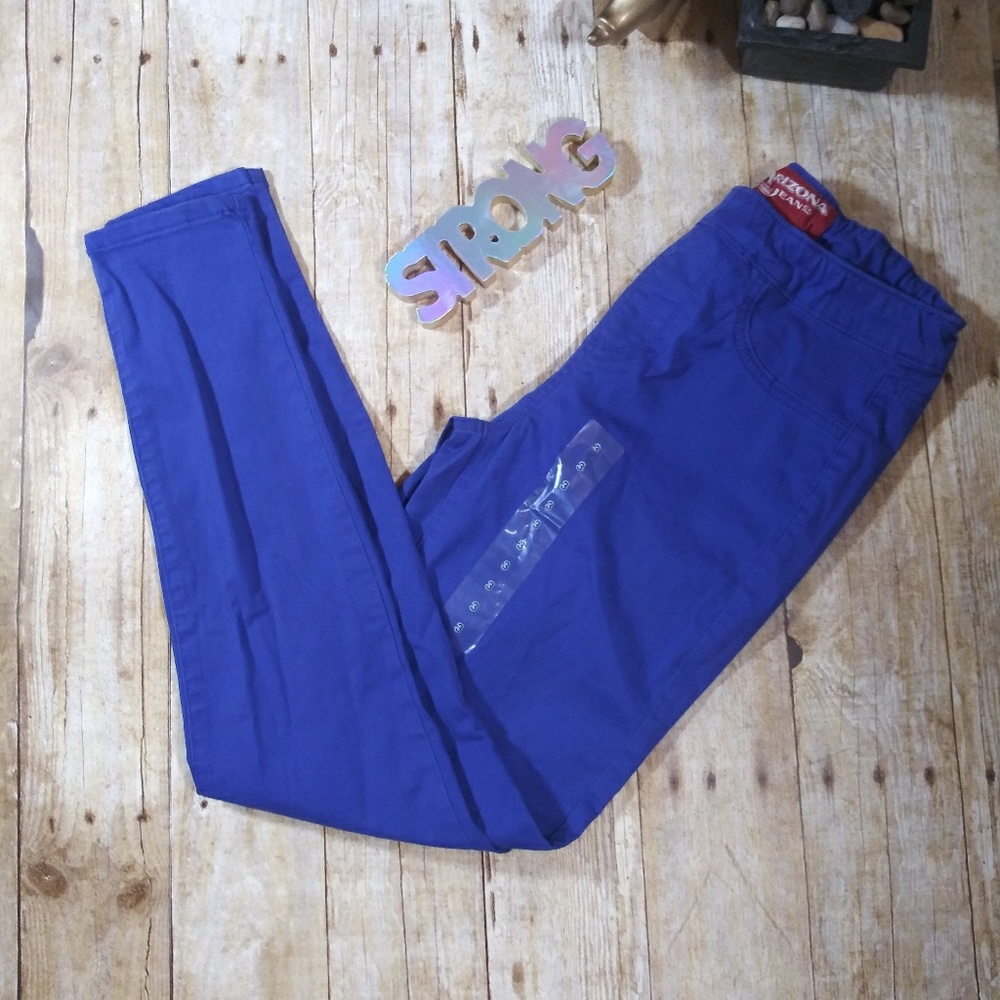 4/25 Arizona straight blue pants. Size 3 NWOT (C3)